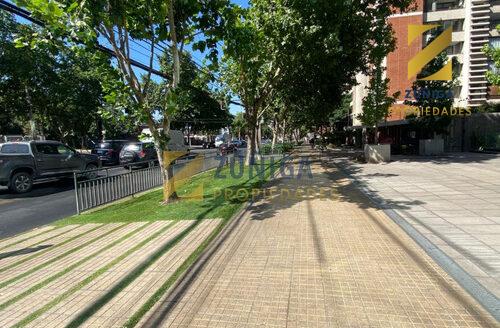 Se Arrienda Oficina Amplia Y Luminosa En Las Condes