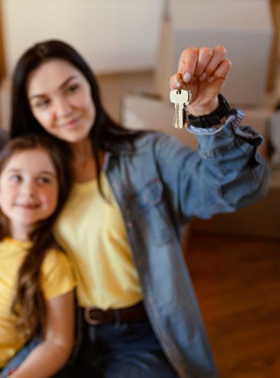medium-shot-woman-holding-keys